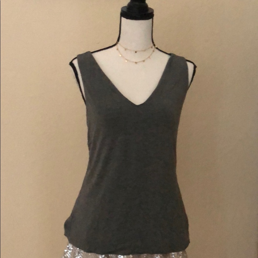 Bailey/44 V-neck plantain top